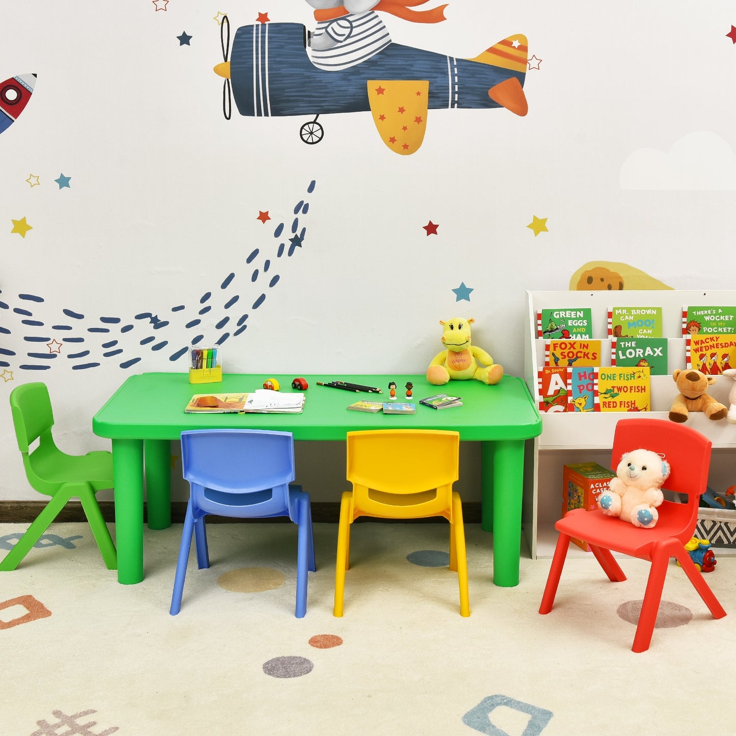 Ensemble table et 4 chaises en plastique coloré pour enfants