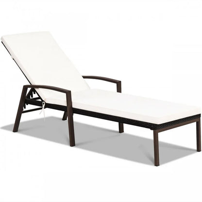 Chaise longue de patio en rotin à dossier réglable avec accoudoirs et coussins amovibles - Blanc